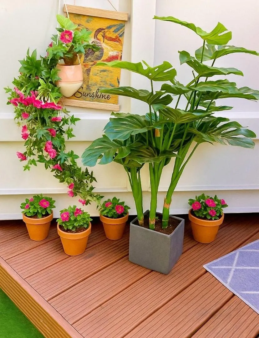 Designer Tiny House With Wraparound Sun Terrace & Garden Lounge Apartman Berlin